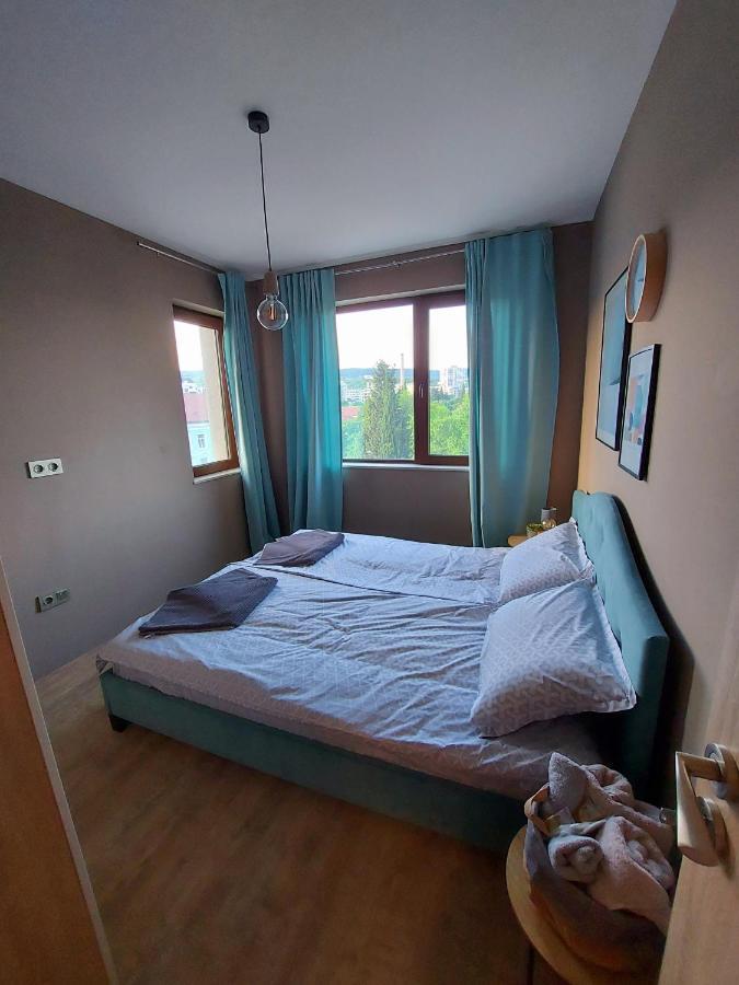Grey Apartment Varna Extérieur photo